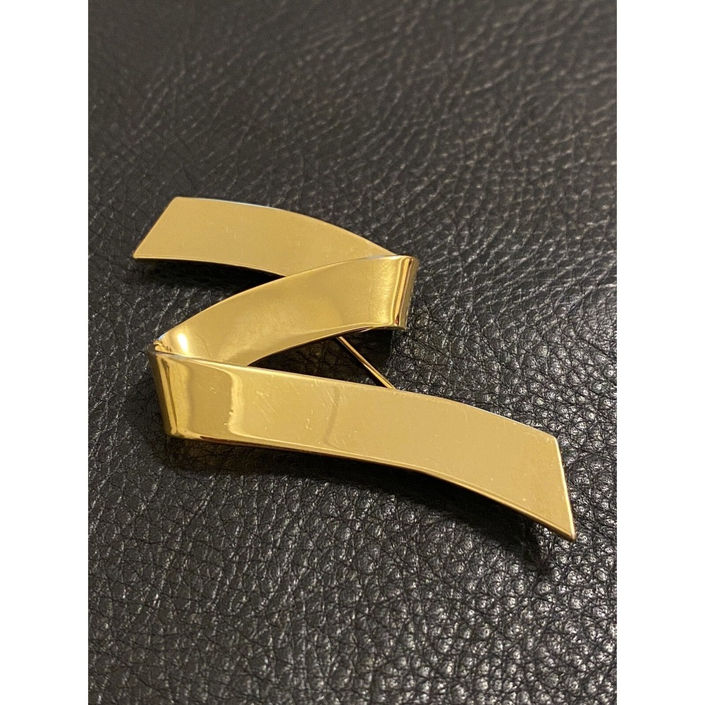 Modernist Ribbon Brooch Monet Polished Gold Tone Dimensional Vintage Pin Signed